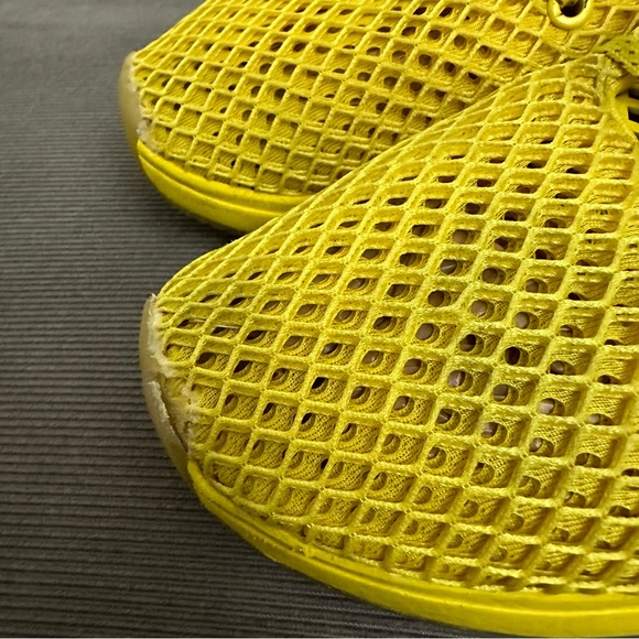 NOBULL Diamond Mesh Runner Shoes Lemon Drop Yellow Mens 10.5 Womens 12 Not Neon - Picture 5 of 13
